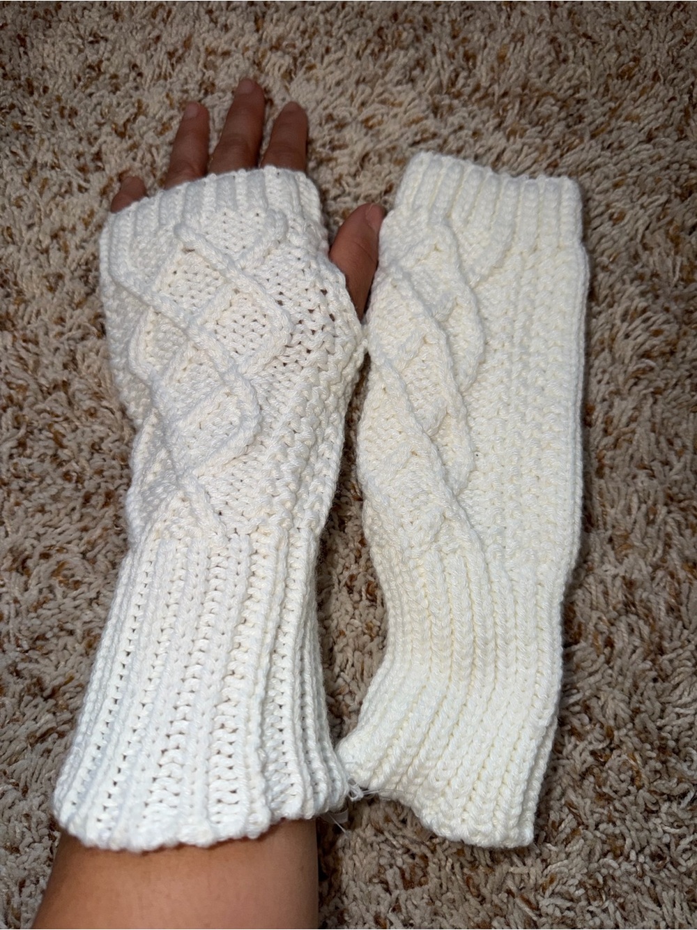 New Free people ivory cable-knit fingerless gloves.